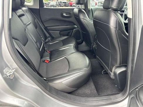 Used 2019 Jeep Compass Latitude AWD/4WD image 16