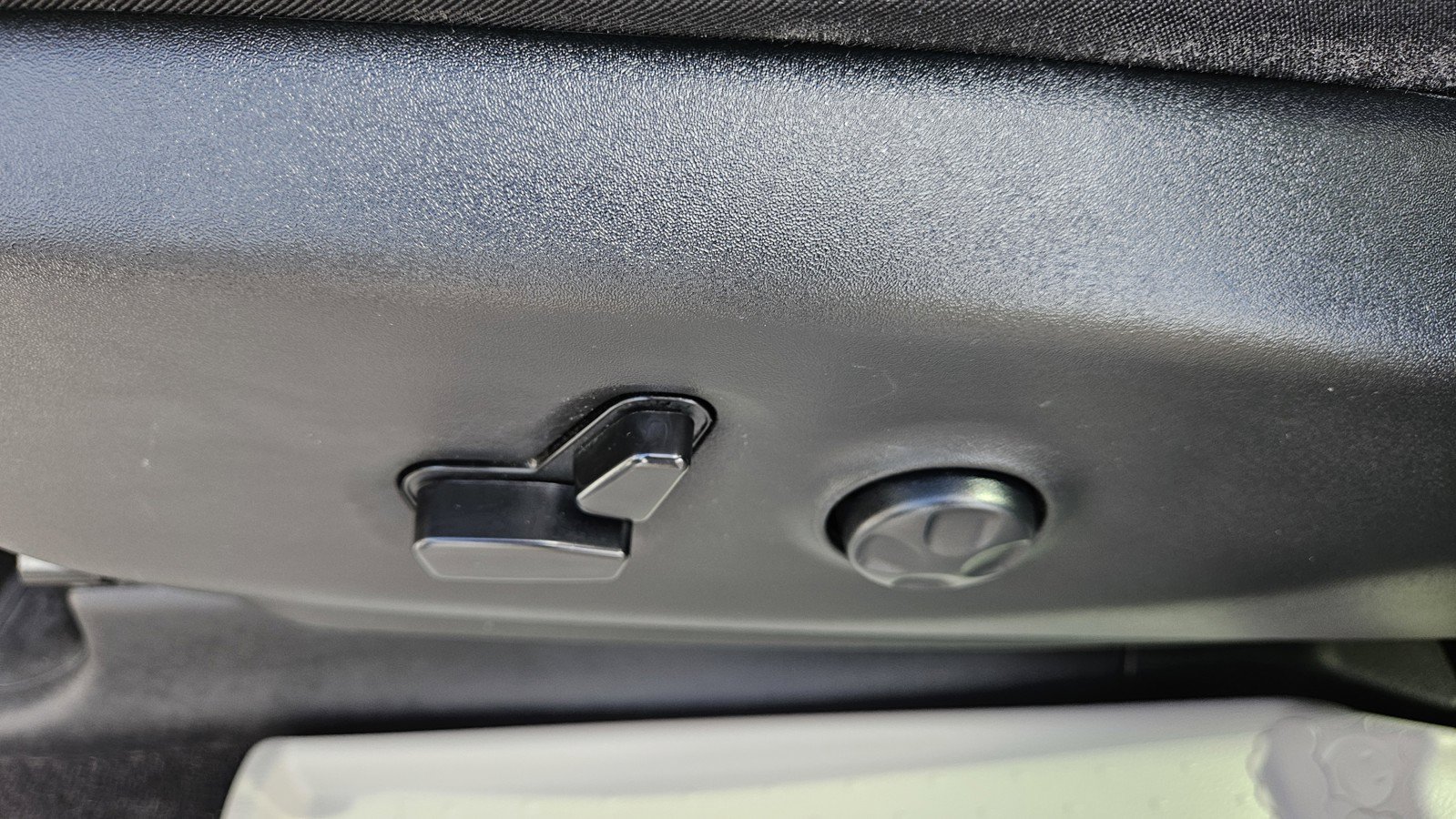 Used 2024 Chrysler Pacifica Touring-L FWD image 18