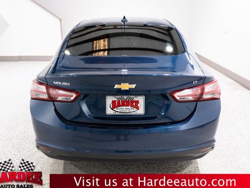 Used 2019 Chevrolet Malibu LT w/ Leather Package FWD image 4