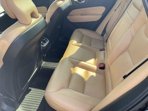 Used 2019 Volvo XC60 T5 Inscription w/ Protection Package Premier AWD/4WD image 12