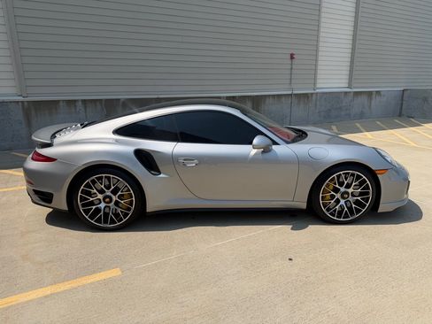 Used 2015 Porsche 911 Turbo S w/ High-end Infotainment Package AWD/4WD image 3