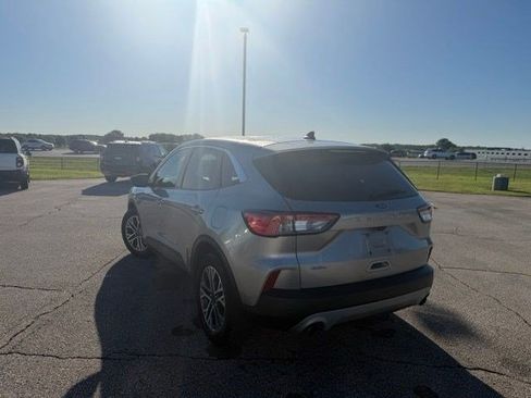 Used 2022 Ford Escape SEL w/ Technology Package FWD image 12