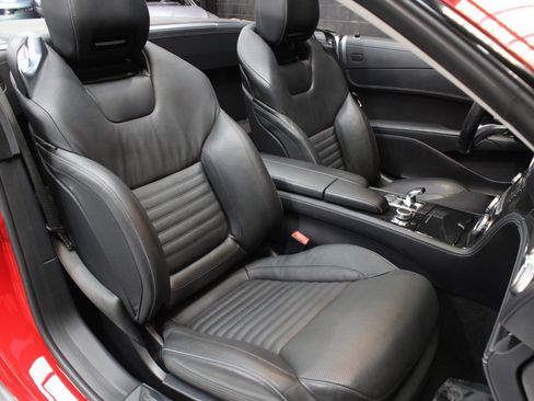 Used 2017 Mercedes-Benz SL 550 image 43