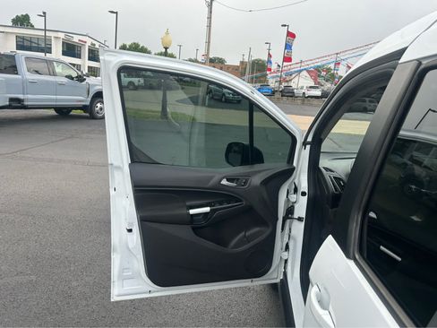 Used 2018 Ford Transit Connect XLT FWD image 19