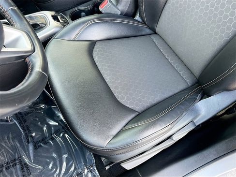 Certified 2020 Jeep Compass Latitude image 17