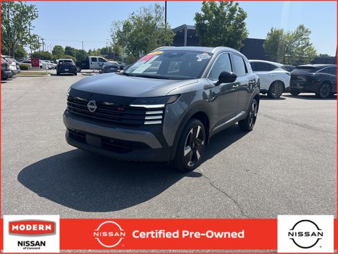 Used 2026 Nissan Kicks SR FWD image 1