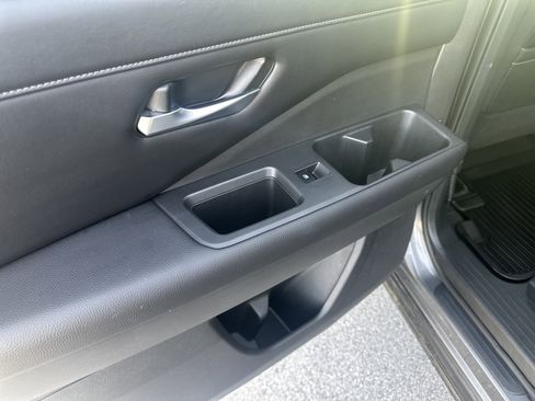 Used 2022 Nissan Pathfinder SL image 17