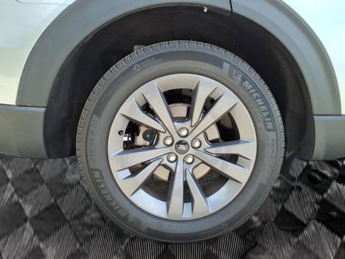 Used 2022 Ford Explorer XLT w/ Equipment Group 202A image 7