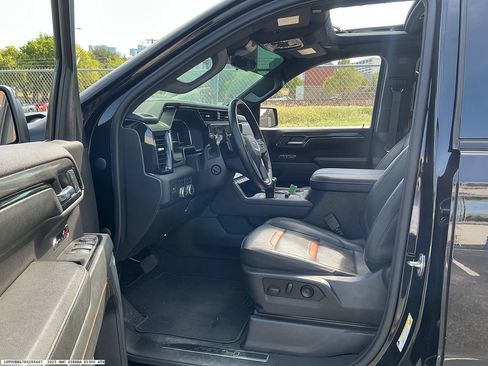 Used 2023 GMC Sierra 1500 AT4 w/ AT4 Premium Package AWD/4WD image 5