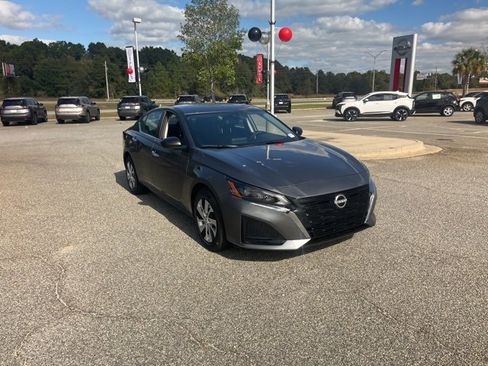 New 2025 Nissan Altima 2.5 S image 2