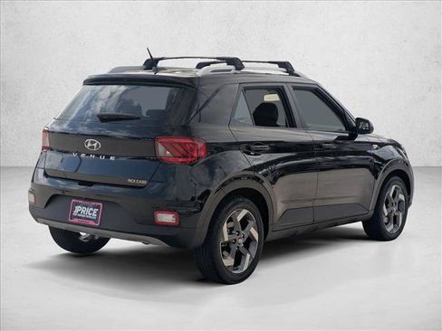 Used 2024 Hyundai Venue SEL image 5