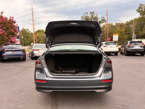 Used 2025 Honda Accord SE image 11