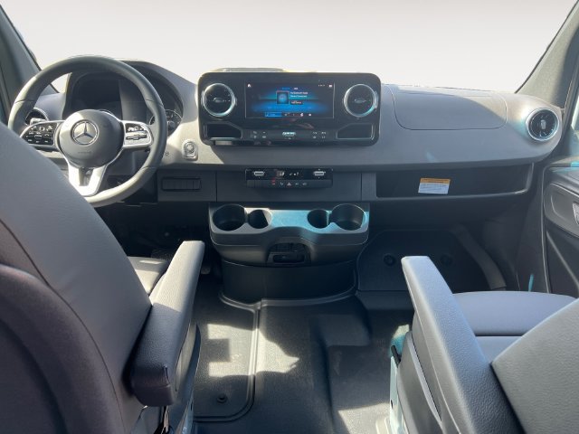 Used 2024 Mercedes-Benz Sprinter 2500 image 15