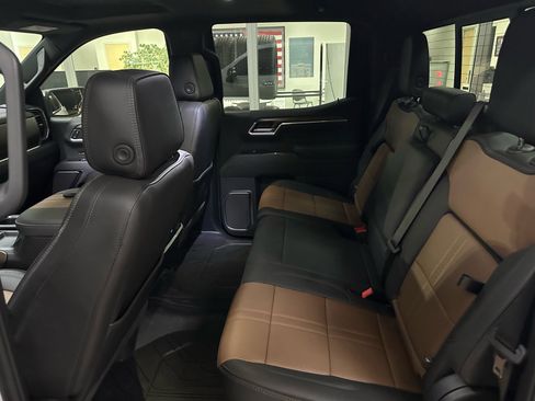 Used 2025 Chevrolet Silverado 1500 High Country w/ High Country Premium Package image 25