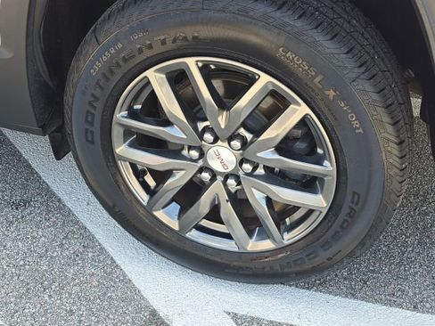 Used 2019 GMC Acadia SLT w/ LPO, Floor Liner Package image 10