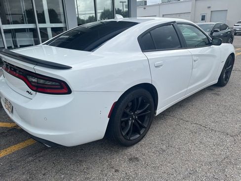 Used 2018 Dodge Charger R/T w/ Plus Group RWD image 4