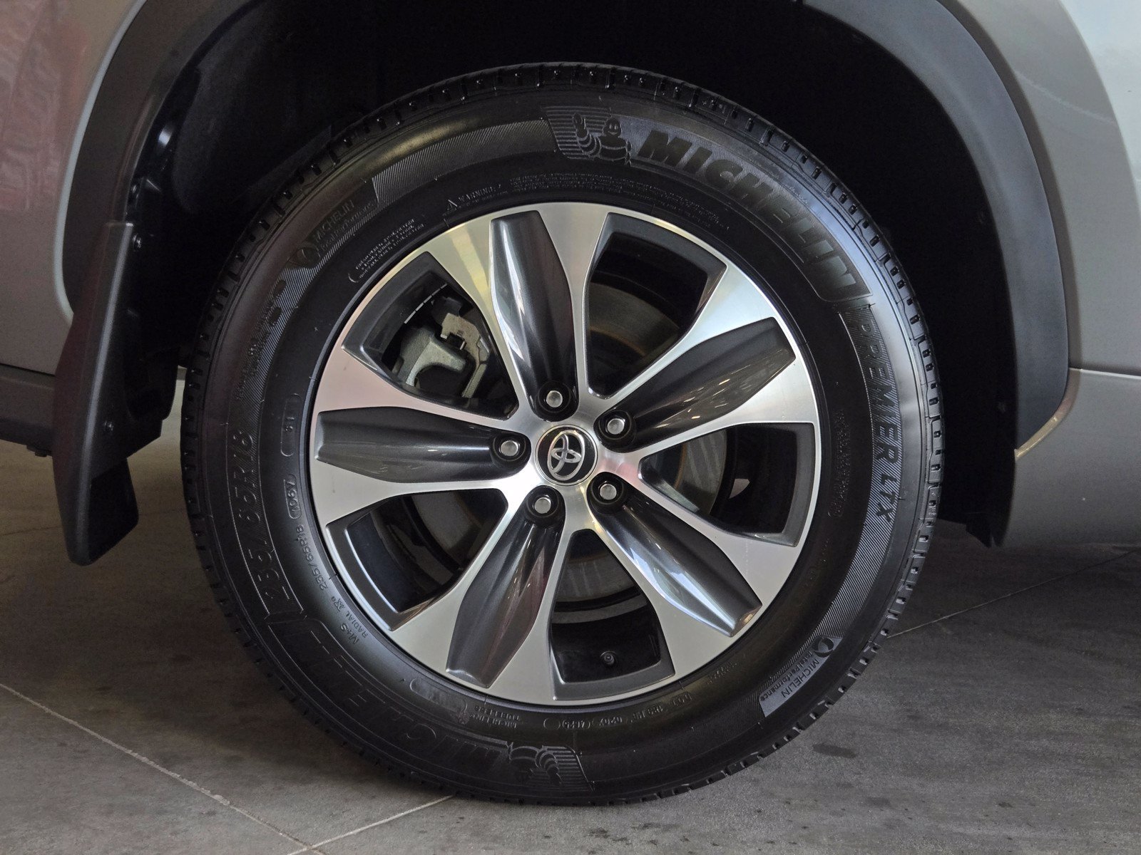 Certified 2026 Toyota Highlander XLE AWD/4WD image 7