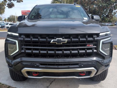 Used 2026 Chevrolet Suburban Z71 w/ Comfort Package image 3