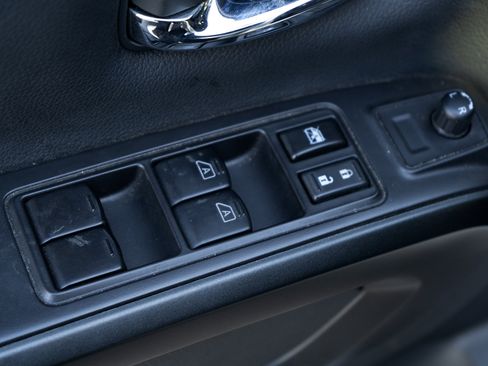 Used 2023 Nissan Titan PRO-4X w/ Pro-4x Convenience Package image 36