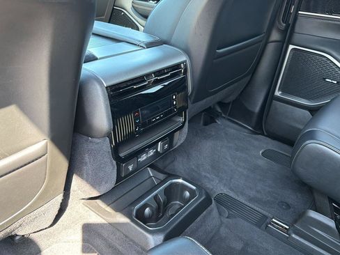 Used 2025 Jeep Wagoneer Series II w/ Premium Group I AWD/4WD image 27