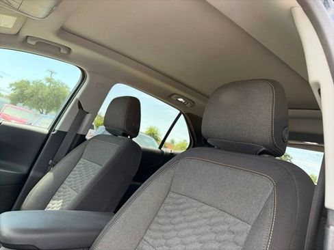 Used 2019 Chevrolet Equinox LT w/ Sun & Navigation Package FWD image 12