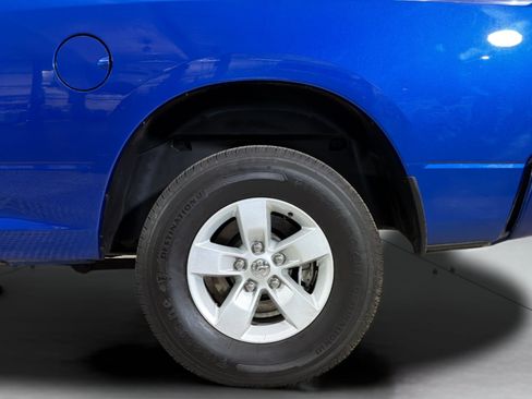 Used 2018 RAM 1500 Express AWD/4WD image 37