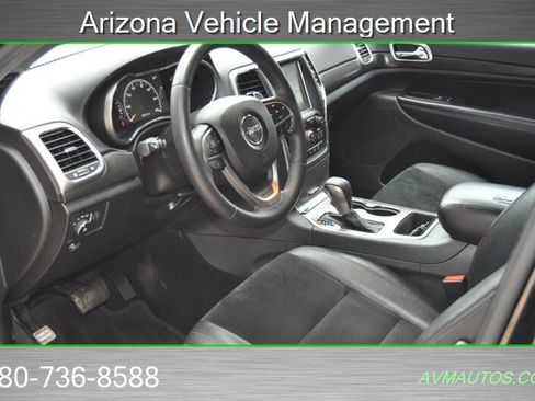 Used 2017 Jeep Grand Cherokee Altitude RWD image 20