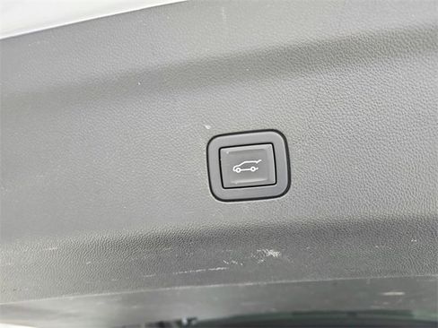 Used 2024 GMC Yukon Denali image 46