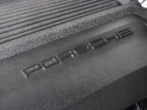 Certified 2026 Porsche Macan AWD/4WD image 27