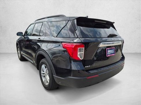 Used 2023 Ford Explorer XLT AWD/4WD image 6