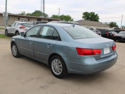 Used 2010 Hyundai Sonata GLS FWD image 2
