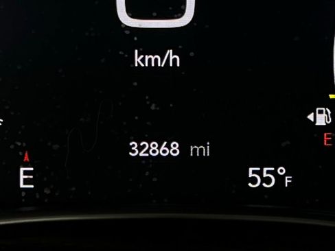 Used 2024 Chrysler Pacifica Limited image 16