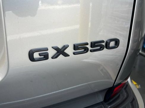 Used 2026 Lexus GX 550 AWD/4WD image 17