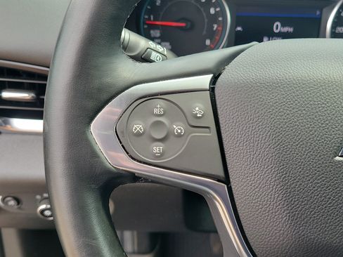 Used 2023 Chevrolet Traverse LT FWD image 23