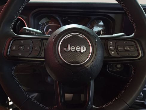Used 2025 Jeep Gladiator Sport AWD/4WD image 25