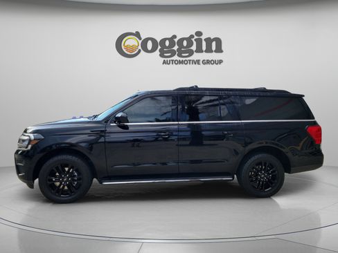 Used 2022 Ford Expedition Max XLT RWD image 2