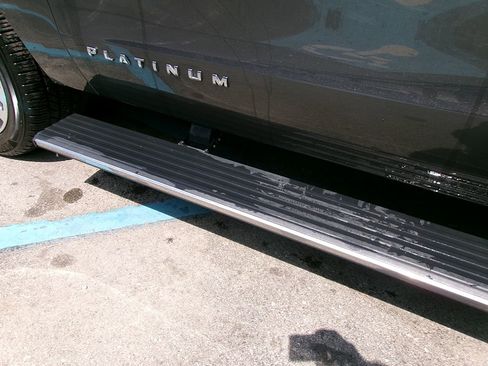 Used 2020 Ford Expedition Platinum image 4