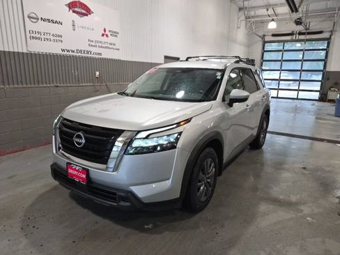Certified 2024 Nissan Pathfinder SV AWD/4WD image 7