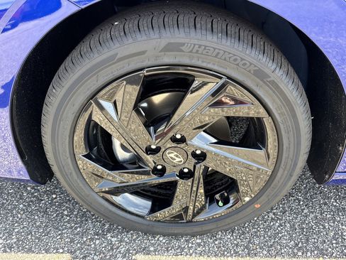 New 2026 Hyundai Elantra SEL Sport FWD image 9