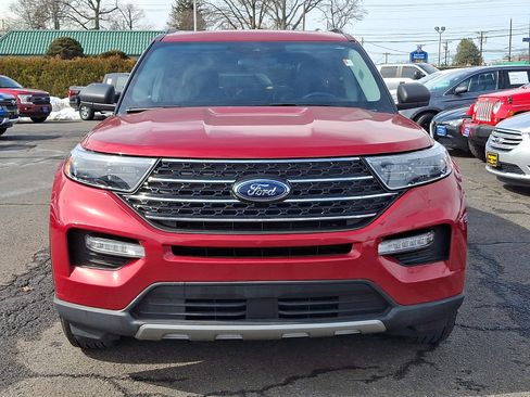 Certified 2022 Ford Explorer XLT w/ Equipment Group 202A AWD/4WD image 2