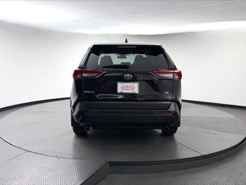 Used 2024 Toyota RAV4 LE FWD image 7