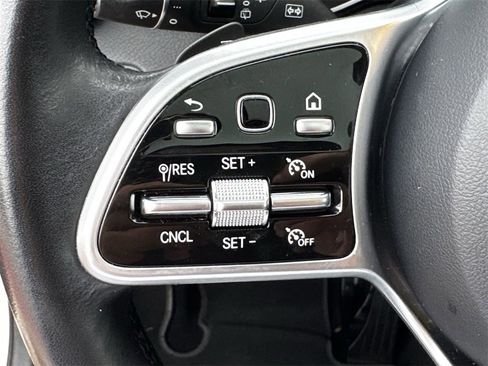 Used 2022 Mercedes-Benz GLC 300 image 23