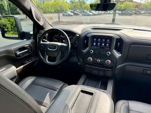 Used 2020 GMC Sierra 2500 Denali w/ Denali Ultimate Package AWD/4WD image 19