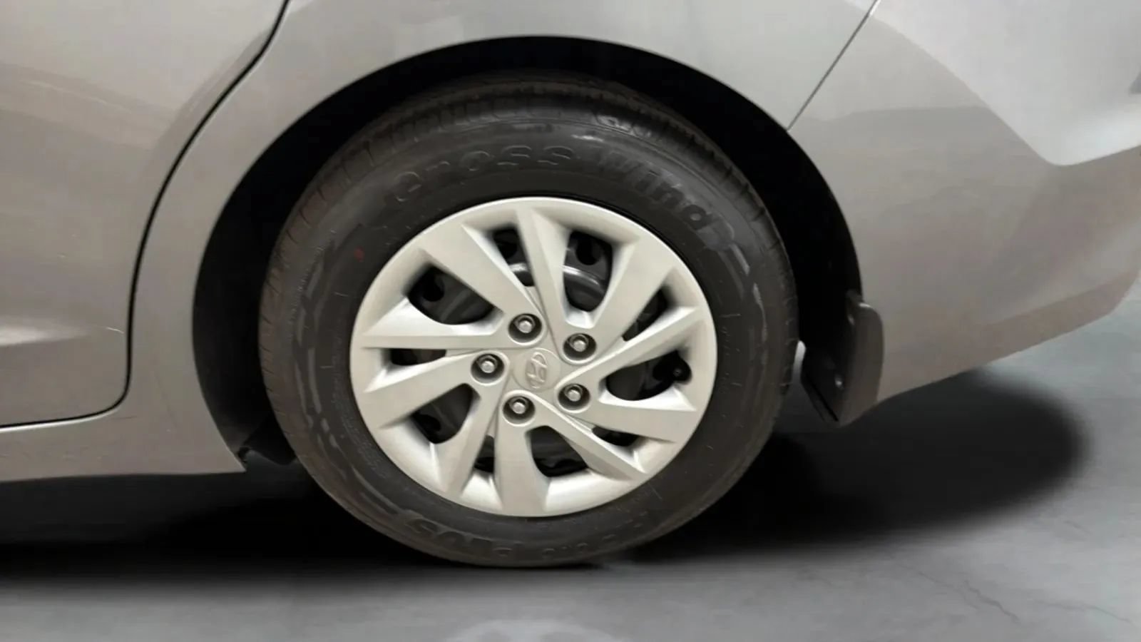 Used 2017 Hyundai Elantra SE FWD image 27