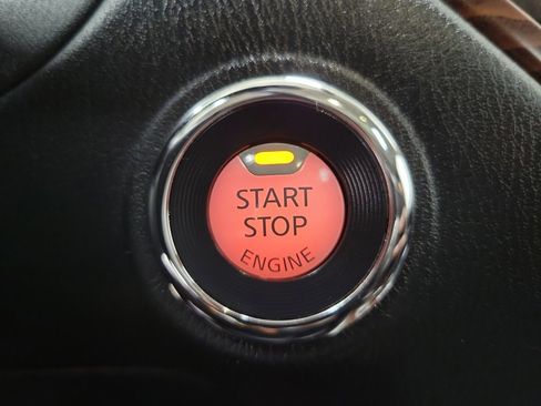 Used 2020 Nissan Pathfinder Platinum image 34