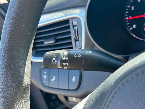 Used 2020 Kia Sorento LX image 23