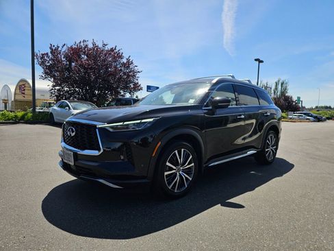 Used 2023 INFINITI QX60 Sensory w/ Vision Package AWD/4WD image 3