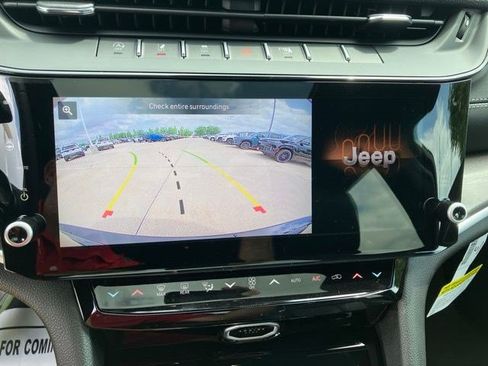 New 2026 Jeep Grand Cherokee Limited w/ Limited Altitude Package AWD/4WD image 19