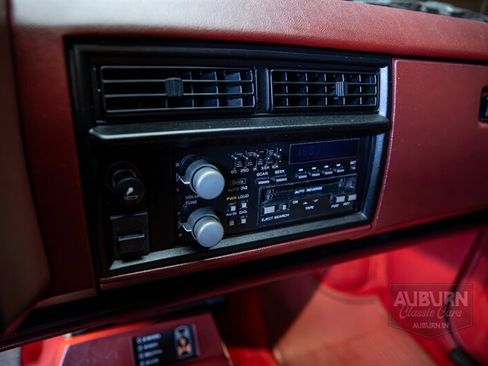 Used 1986 Chevrolet S10 Pickup 4WD image 15