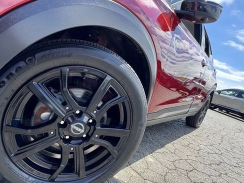Used 2023 Nissan Kicks SR w/ SR Premium Package FWD image 22